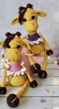 Olya and Toys - Olga Shkarlatyuk - Giraffe