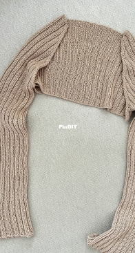 Shrug it Off - Phoebe Peach - FridayKnits - Free