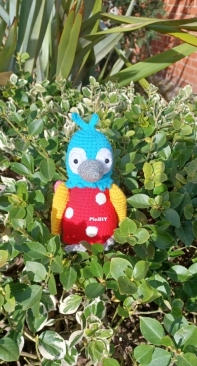 Amigurumi - Popat the Macaw