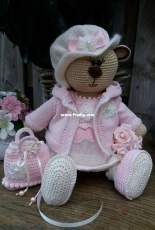 Petras Decorations - Britt the Bear - German