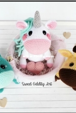 Sweet Oddity Art - Carolyne Brodie - Unicorn