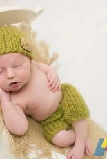 Newborn Beanie and Shorts by Shae Simms / ShaeKnits -Free