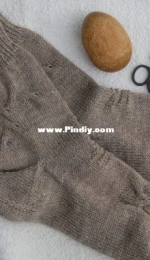 Darned Socks by Knit10inStone-English,German-Free