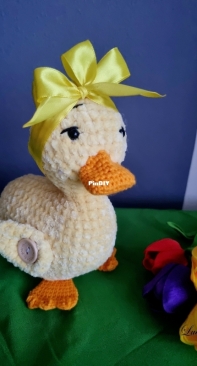 Luvly Gifty - Petra Moravcikova - Easter Little Duck - Translated