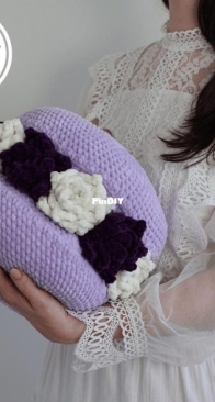 Knots and novels _ crochet macaroon flower cushion pillow pattern _ English