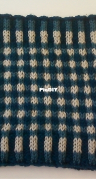Gingham-Checked Cowl by Deborah Tomasello - Free