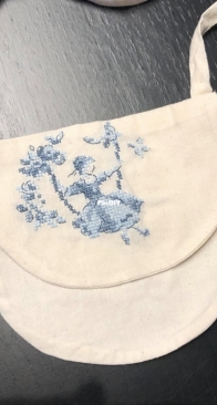 romantic scene on little bag