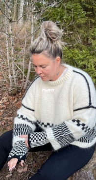 Striped Square Sweater WORSTED - Yvonne Hugo - Free