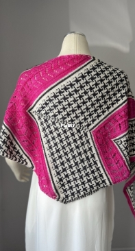 Back to the Fuchsia Shawl by Cally Monster