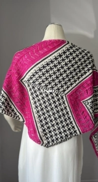 Back to the Fuchsia Shawl by Cally Monster
