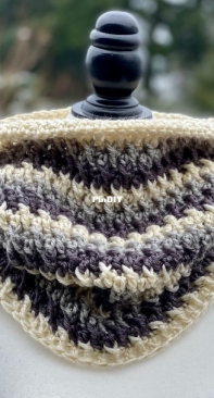 Through the Loops Yarn Craft - Ashley Edmonds - Keighley Cowl - Free