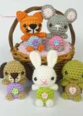 Moji Moji Design - Janine Holmes - Minimals Little Pet Shop