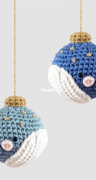 Svenja Rösner or Schrahki Ravelry Store - Whale Bauble - English