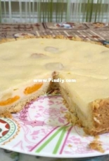 Pie with bananas and peach