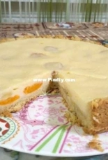 Pie with bananas and peach