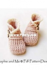 Sophie and Me - Ingunn Santini - Wrap and Button Baby Booties