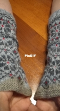 Latvian armwarmer