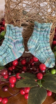 Wee Ones Socks by Helen Bingham-Free