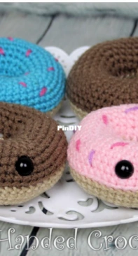 The Left-Handed Crocheter - Jennifer Adams - Donut