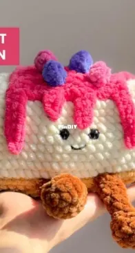 Crochet By Cassiopée - Berry the Cheescake