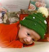Christmas Tree Hat and Socks for Newborns by p2designs-Charity Pattern