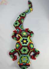 JOs Crocheteria - Gaudi the African Flower Salamander - English