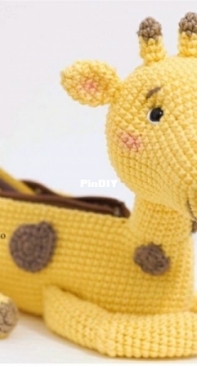 Receitas Carneirinho - Izabel Carneiro - Giraffe Pencil Case - Estojo Girafa - Portuguese