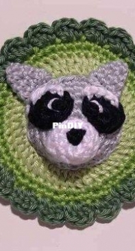Babsies Hook - Barbara Saboth - Willi Raccoon Button - Translated