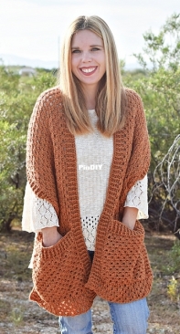 Hooked on Homemade Happiness - Breann Mauldin - Persimmon Pocket Shawl