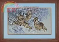 Dimensions 35227 - Wintertime Wolves