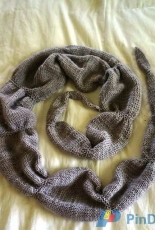 Pinched! Scarf by Ariel Gardner -English-Free