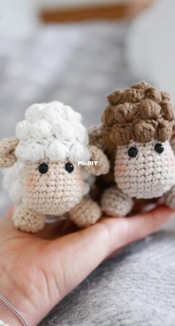 Petit Bonnet - Katrin Elena - Hope Lamb - Mi Corderito Hope - Spanish