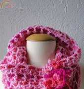 pink cowl with little bows