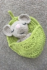 Laura Loves Crochet - Laura Sutcliffe - Mouse in a Leaf Sleeping Bag