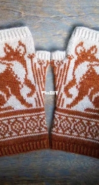 Outfoxed Mitts by Erica Heusser