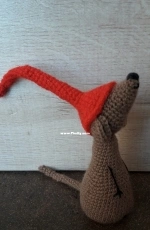 Mouse in a hat