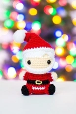 Bunnies and Yarn - Michelle Alvarez - Baby 18 Santa Claus