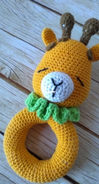 giraffe rattle