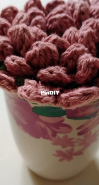 Made by Yuma - Uma M Natarajan - Tulip Bouquet Coaster Blanket