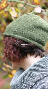 Eile Hat by Carol Feller