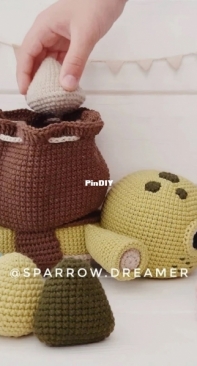 Sparrow Dreamer - Gorobchyk - Lyubov Ponomarenko - Turtle with a bag