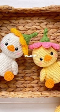 Knit Friends - Svetlana Altunina - Floret the duckling