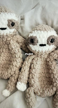 The Cosy Stitch - Tara Farrell - Sully the Sloth Snuggler