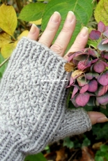 Oatbarton Mitts by Michele DuNaier-Free