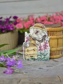 Bee keeper snowman-- by Людмила Ойнонен /  Ludmila Oinonen / Ludmoin