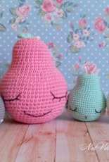 Mum pear with her kids