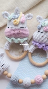 RNata - Natalia Ruzanova - Ellie the Unicorn rattle/teether and pacifier clip