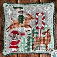 Mousecapades 4: Reindeer Games by Luminous Fiber Arts