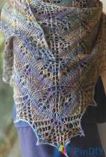 14 Stitch Arrowhead Edging Shawl by Nim Teasdale/NimbleNim-Free