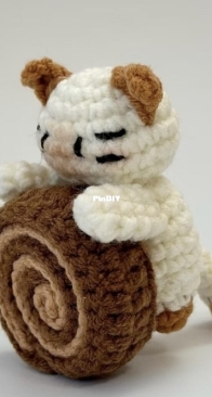 Angelas Handcrafts - Angela Newco - Sweet Roll Cat
